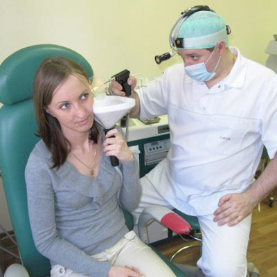 Как промывать уши при гнойном отите