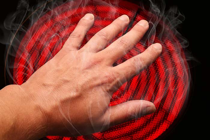 обжечь ладонь