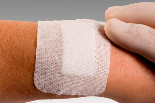 Силиконовый пластырь на руке