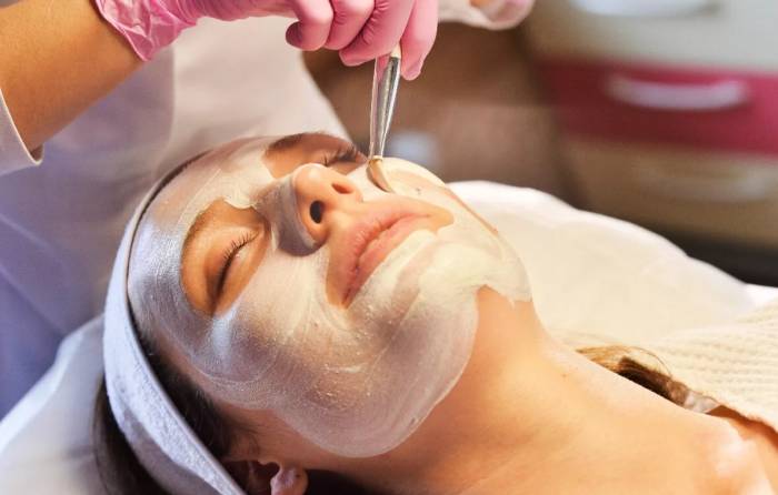 Процедуры по разглаживанию морщин: 5 лучших видов салонных процедур