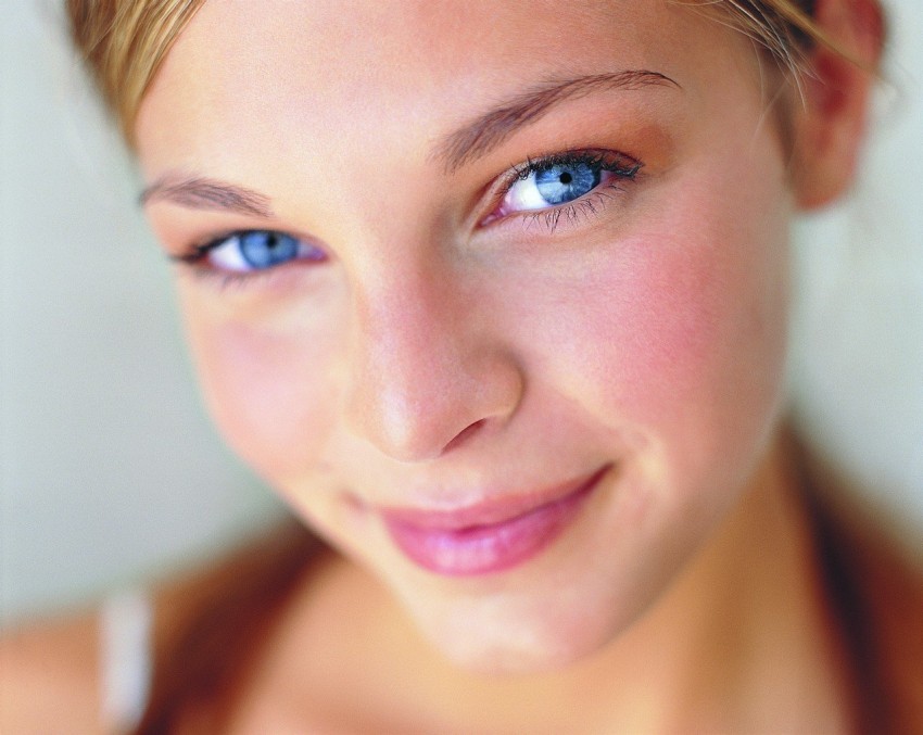 Прыщи на висках - особенности и причины появления. Принципы и методы современного лечения и избавления от прыщей (90 фото + видео)